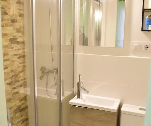 Single Private Ensuite, *